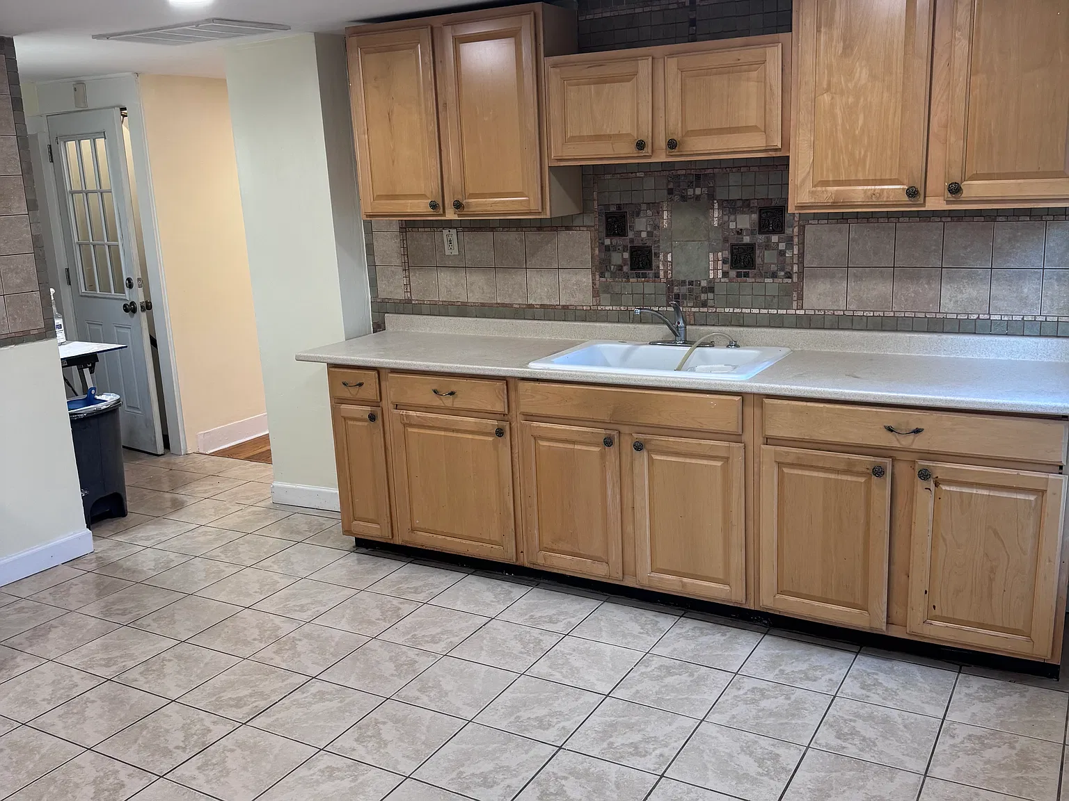2 bed, 988 sqft, $1,900 — Photo 2