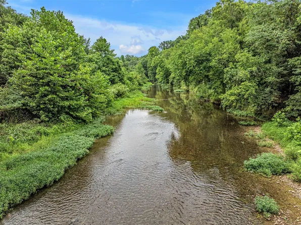 1259 Petty Rd, White Bluff, TN 37187