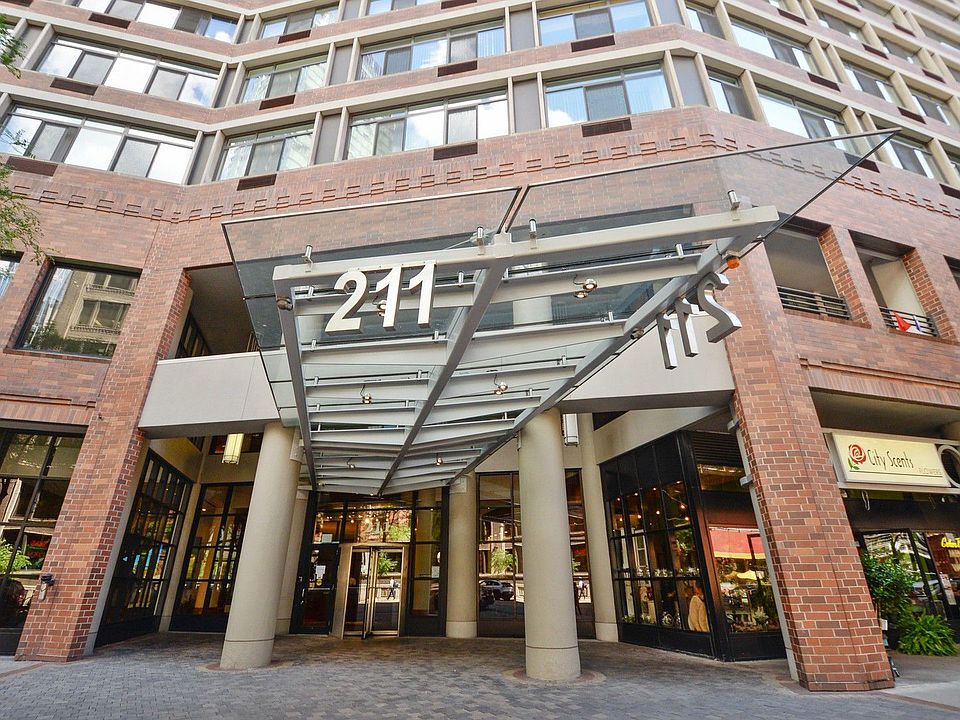 1st image of 211 E Ohio St APT 1704