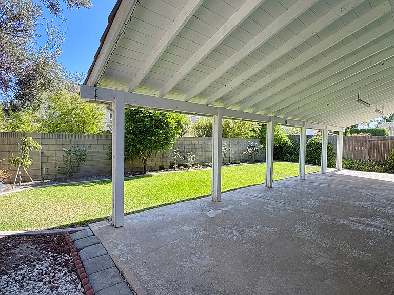 9256 Crocus Ave — Photo 31