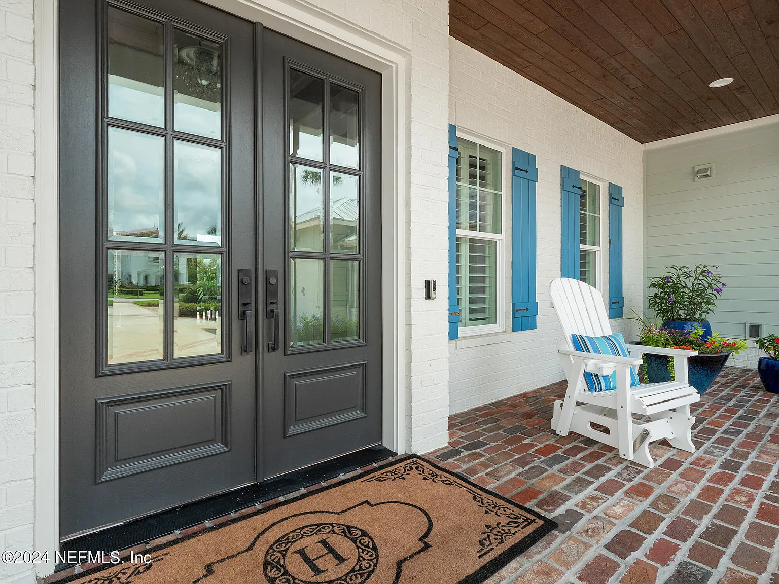 6 bed, 7.0 bath, 4696 sqft, $27,500 — Photo 4