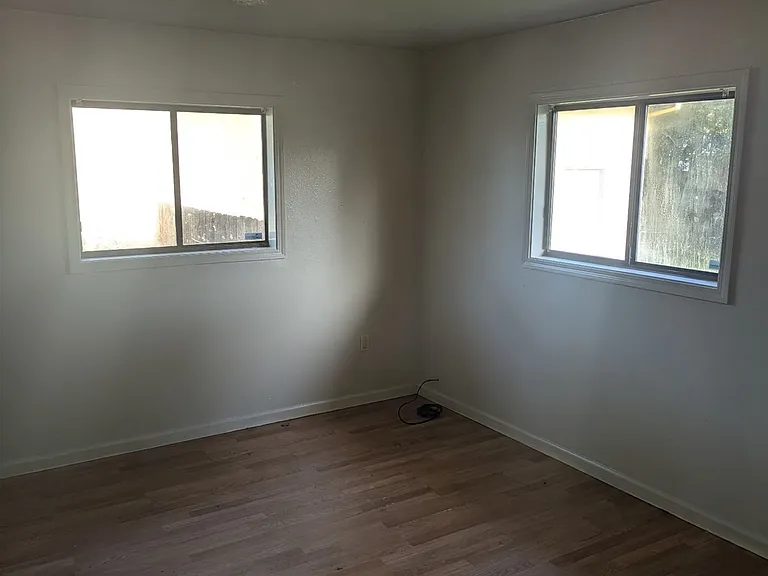2558 Wyndham Ln #3 — Photo 8