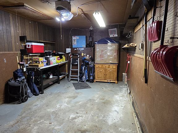 4th image of 401 Steven St #401