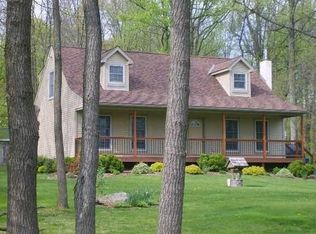 97 Schweitz Rd, Fleetwood, PA 19522