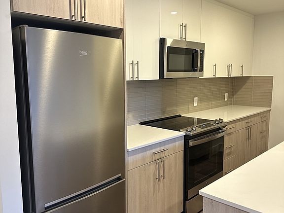 3rd image of 10460 Queens Blvd APT 6R