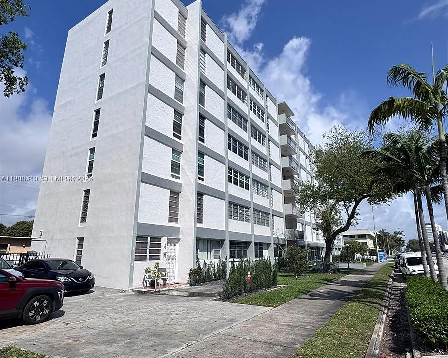 1400 SW 27th Ave #702