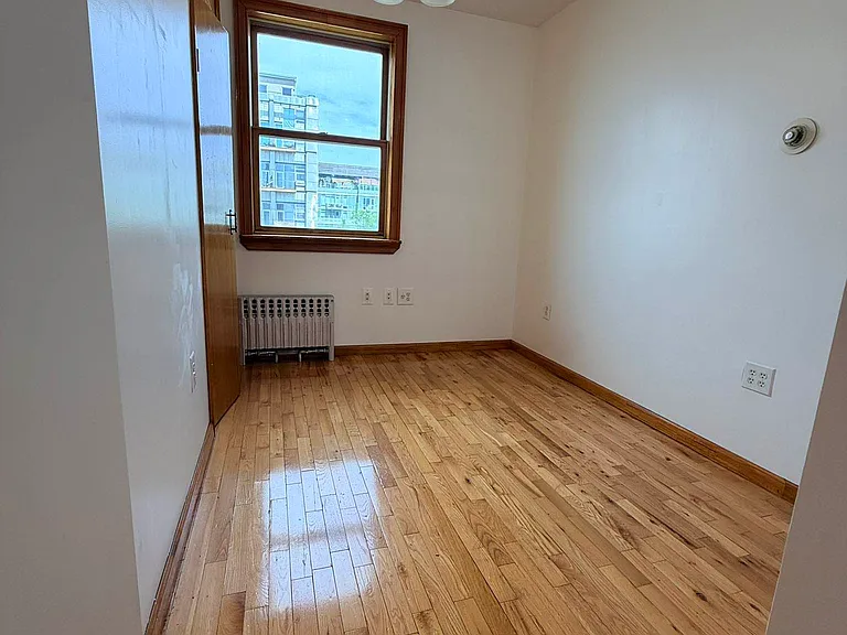 722 Leonard St #O — Photo 4