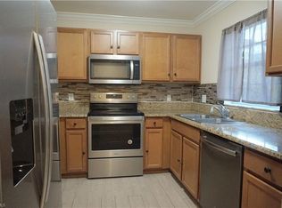 9085 Gervais Cir APT 706, Naples, FL 34120