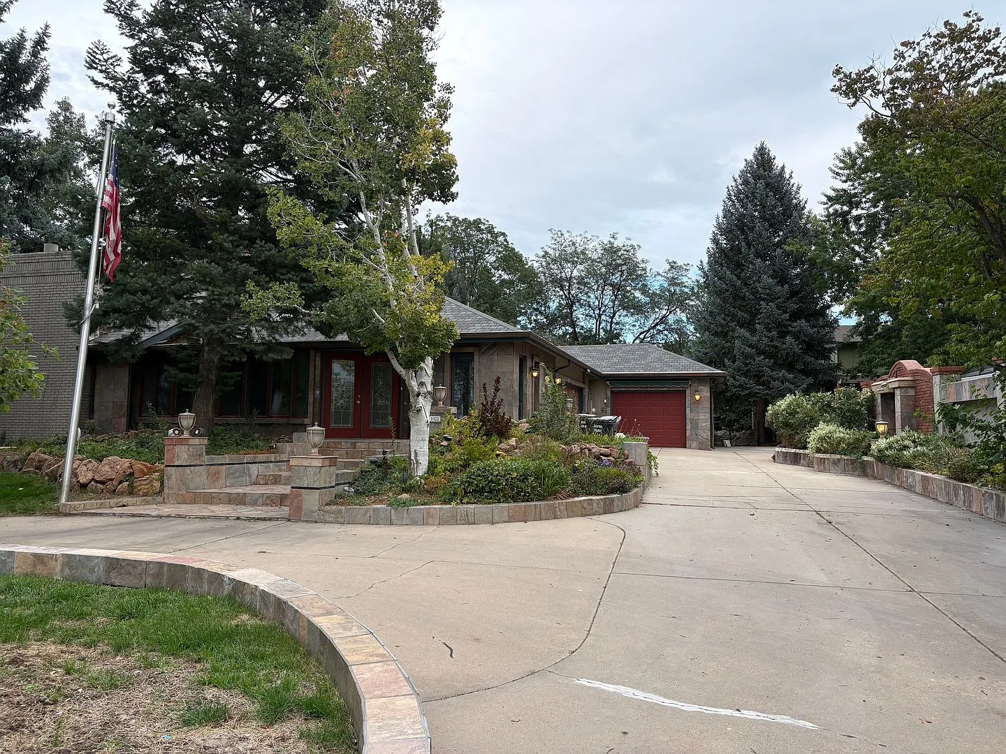 Mountain Views & Quiet Neighborhood | 3bd 3.5 bath Garden Oasis — Photo 1