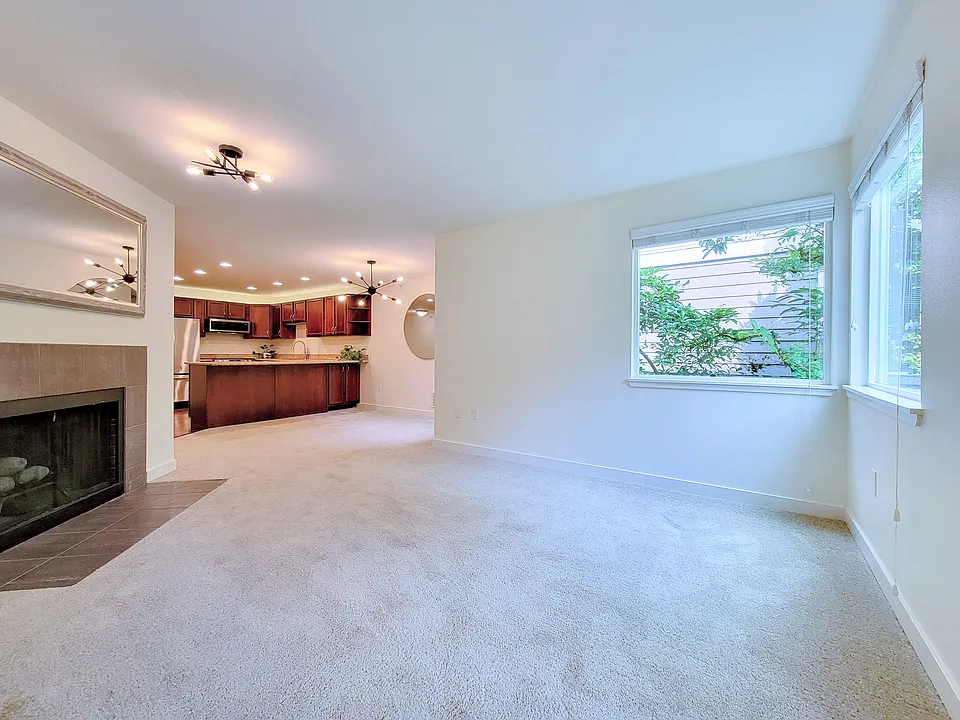 700 Front St S #B209