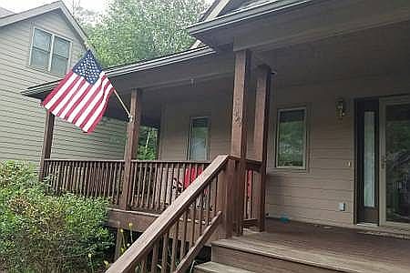 3rd image of 159 Mallard Ct
