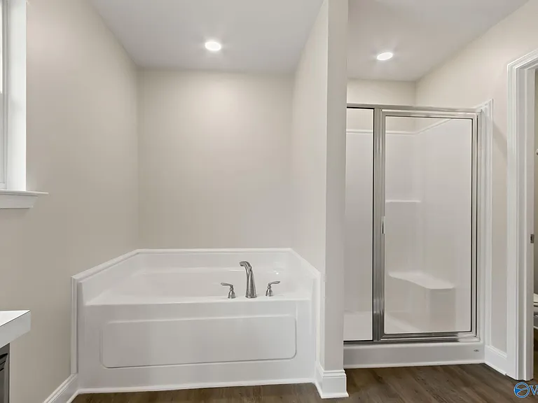 122 Ardsley Dr — Photo 26