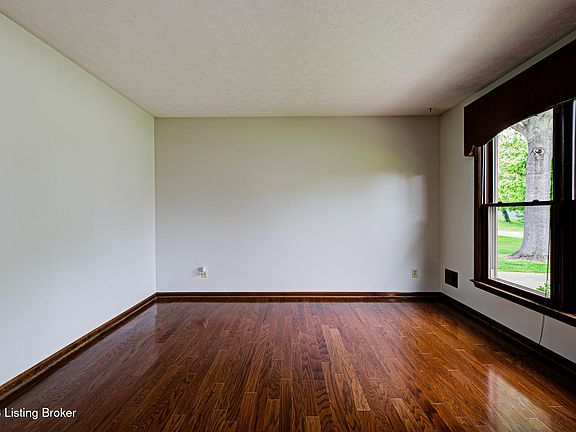 4th image of 10216 Westwego Pl