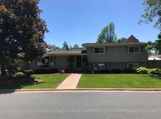 585 W 2nd St, Zumbrota, MN 55992
