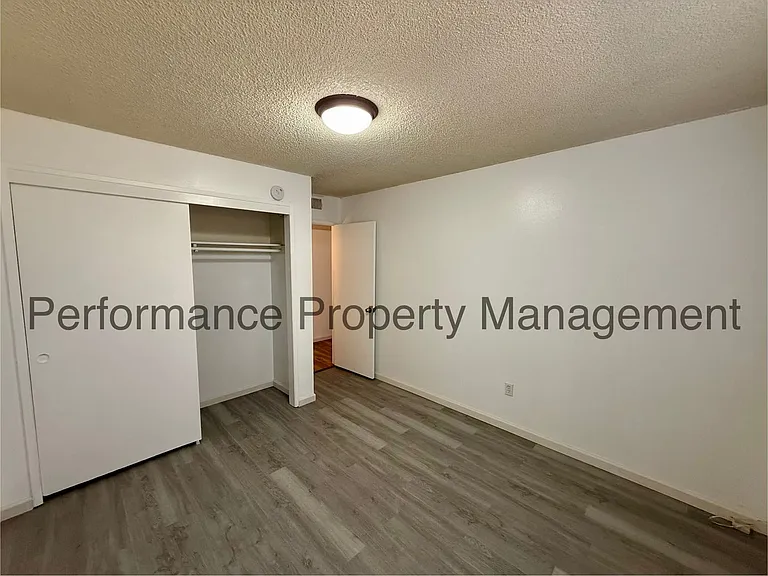 Crest View Apartments — Photo 8
