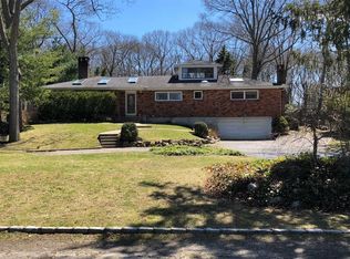 20 Commerce Pl, Islip Terrace, NY 11752