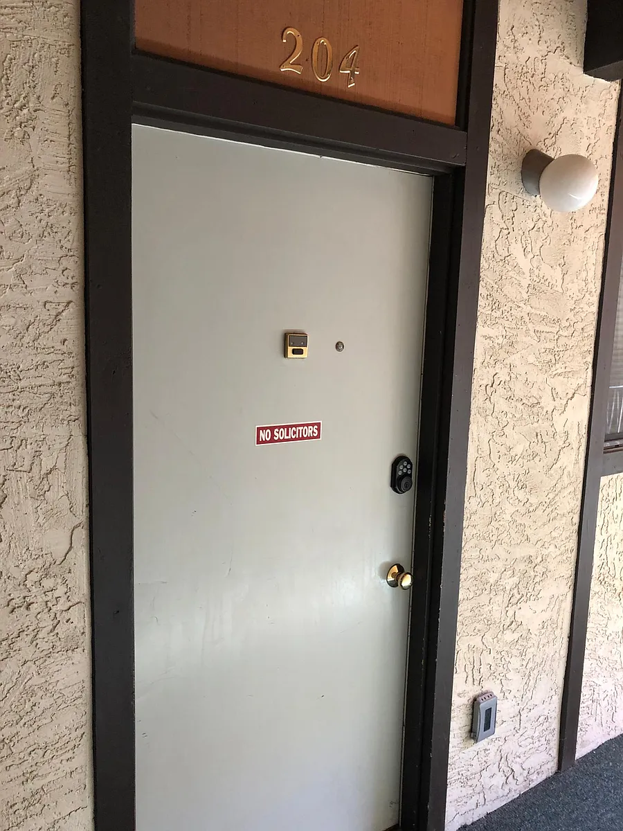 Entry - 3231 Lakeside Dr #204