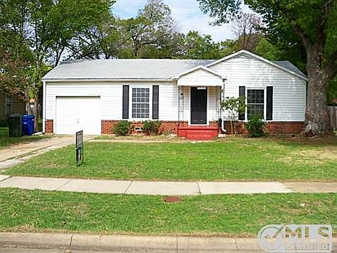 1st image of 1015 Ryan Ave