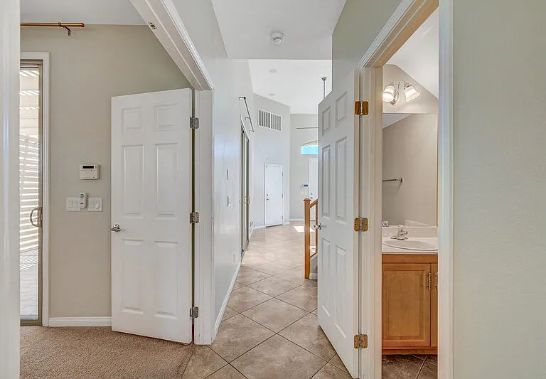 9152 Kentwell Ave — Photo 28