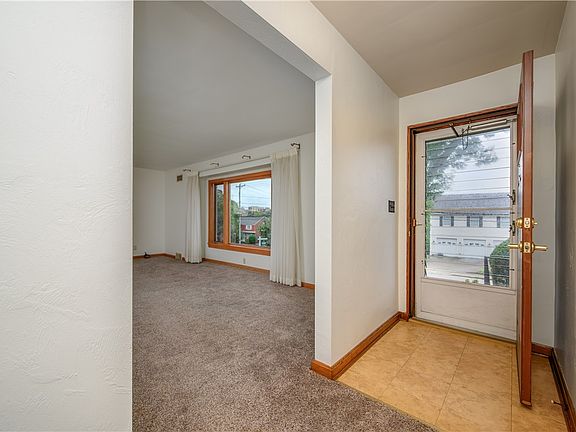 4th image of 428 Bower Hill Rd