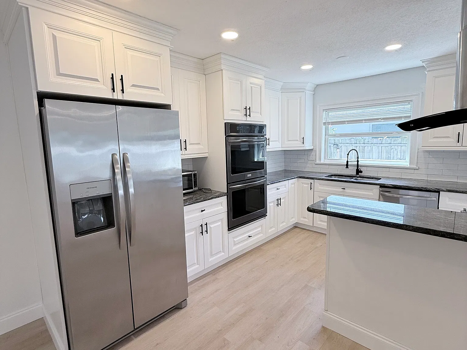 3 bed, 1206 sqft, $2,400 — Photo 4