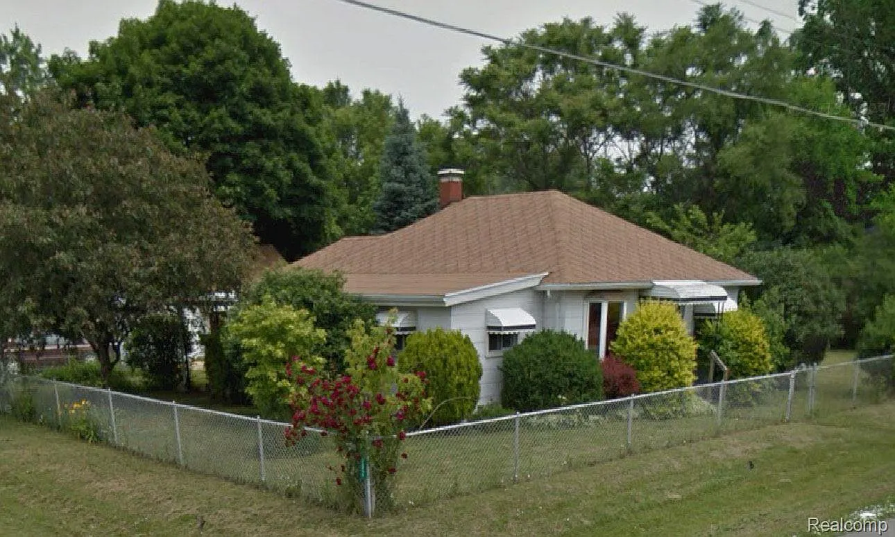 4082 Brown St photo 1