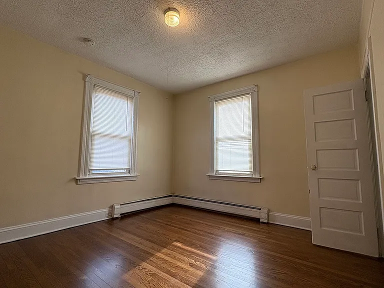 38 Walnut St #3 — Photo 9