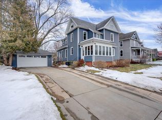 210 Mary St, Cambria, WI 53923