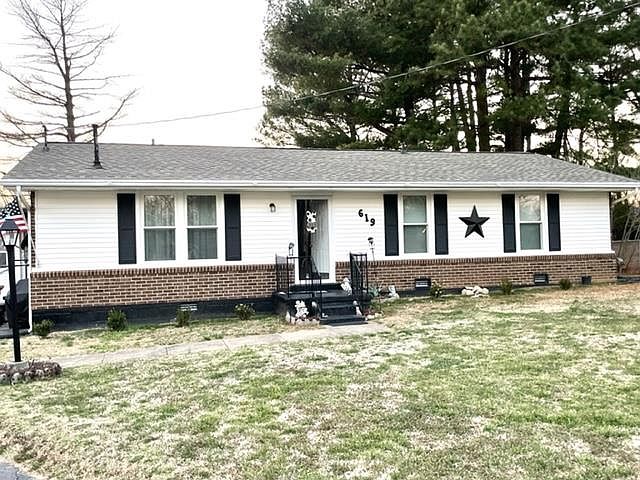 1st image of 619 Evergreen Park Dr