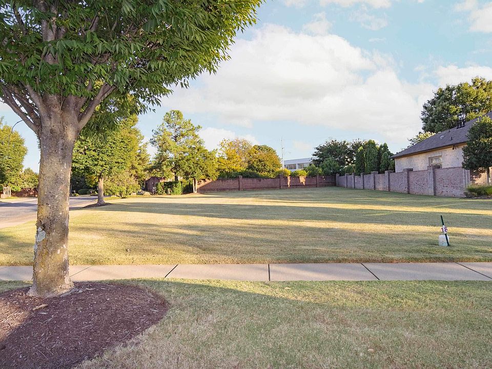 1st image of 114 Founders Ln #18
