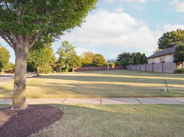 114 Founders Ln, Memphis, TN 38103