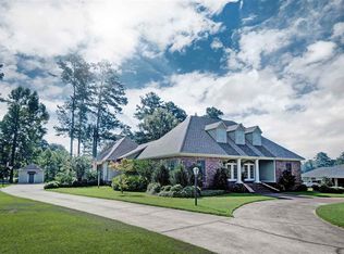 105 Lakeview Dr NW, Magee, MS 39111
