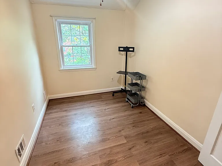 1237 Walker Ave — Photo 9