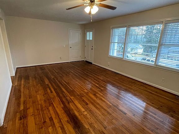 3rd image of 556 Sherwood Dr