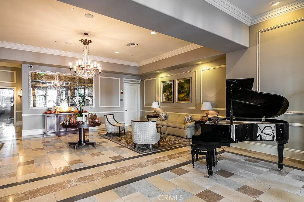 2 bed, 2.5 bath, 1530 sqft, $7,500 — Photo 2