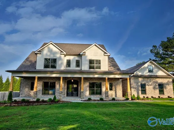 19935 Capitol Hill Dr, Tanner, AL 35671