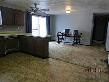 5th image of 96 Vine St