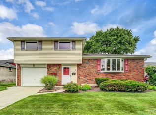 10 Kingston Ln, Cheektowaga, NY 14225