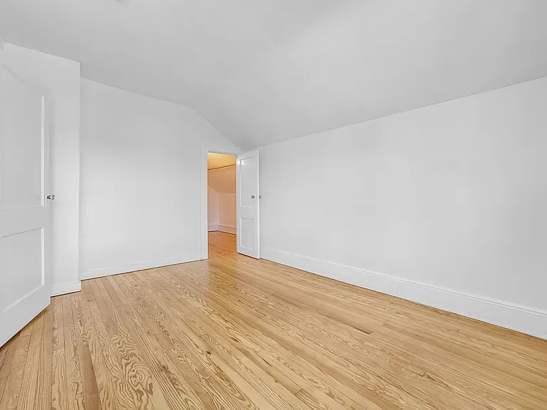 135 E Linden Ave — Photo 30