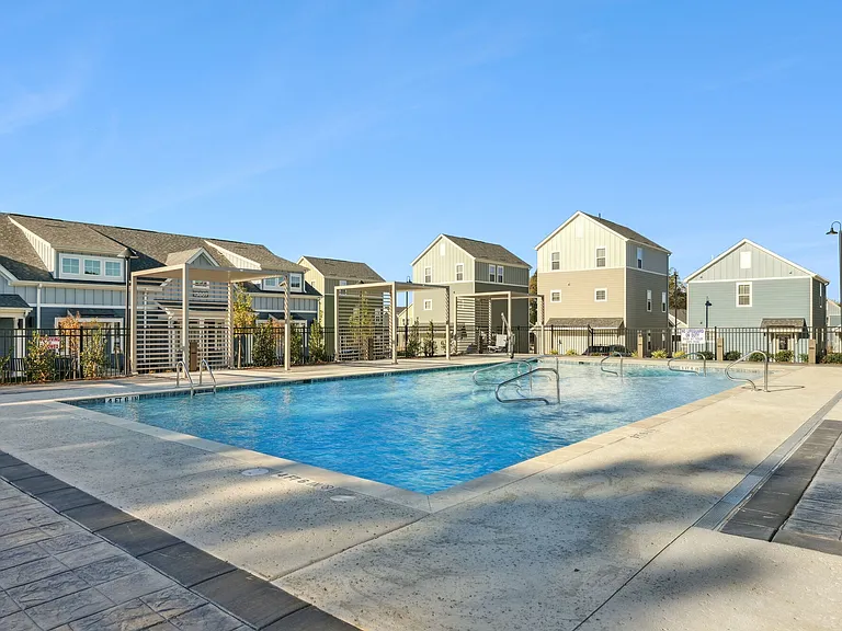 Hamlet Huntersville - Homes & Townhomes for Rent — Photo 9