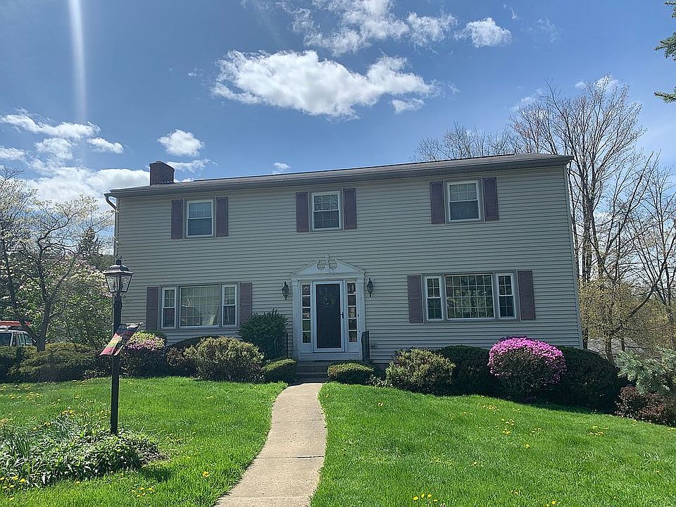 1st image of 12 Oakwood Dr
