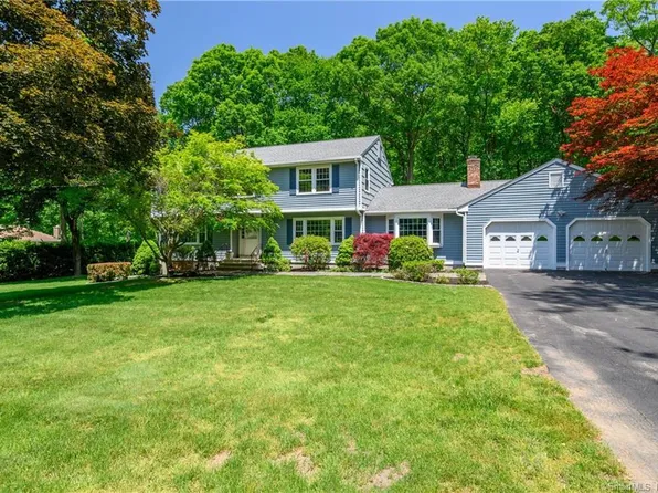 16 Danube Drive, Trumbull, CT 06611