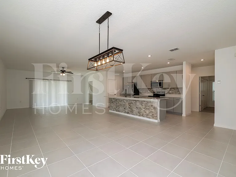 5007 Vellacito Way — Photo 3