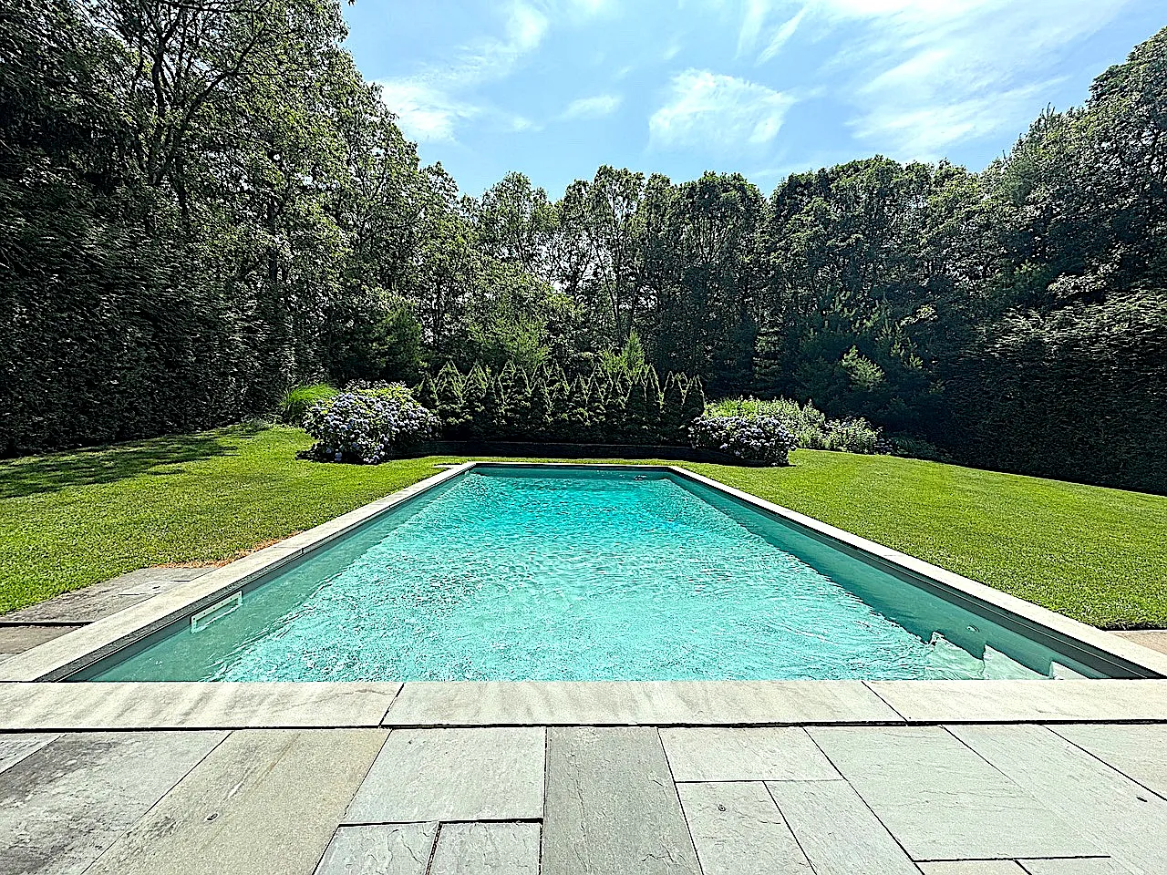 Charm & Tasteful Cape in East Hampton's Northwest — Photo 2