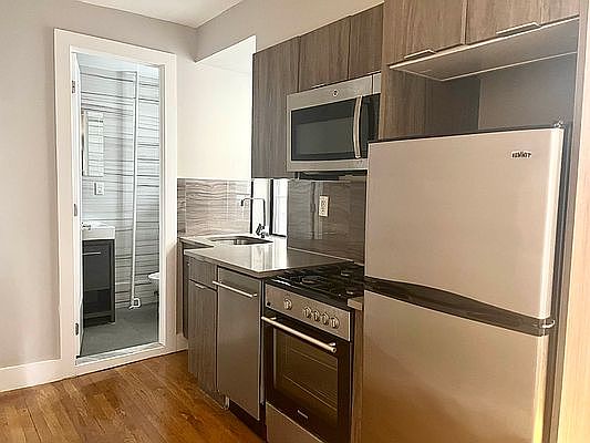 1st image of 137 E 110th St APT 4RW