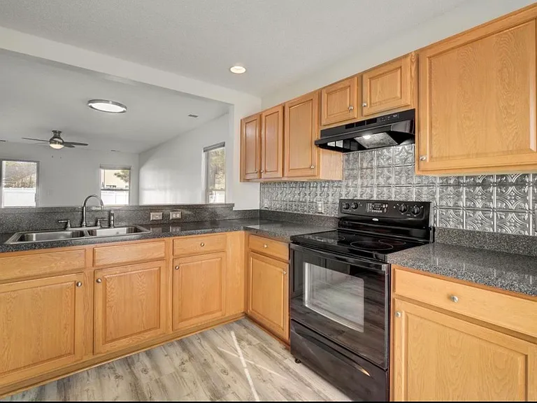 429 Bellegrove Dr — Photo 6