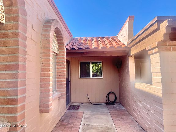 3rd image of 4206 E Presidio Rd