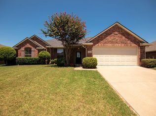6213 Cynthia Dr, Midlothian, TX 76065