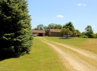 1415 N Bird Lake Rd, Hillsdale, MI 49242
