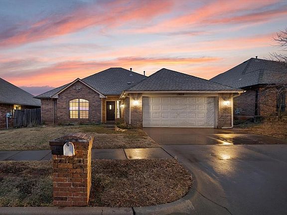2nd image of 17029 Woodvine Dr